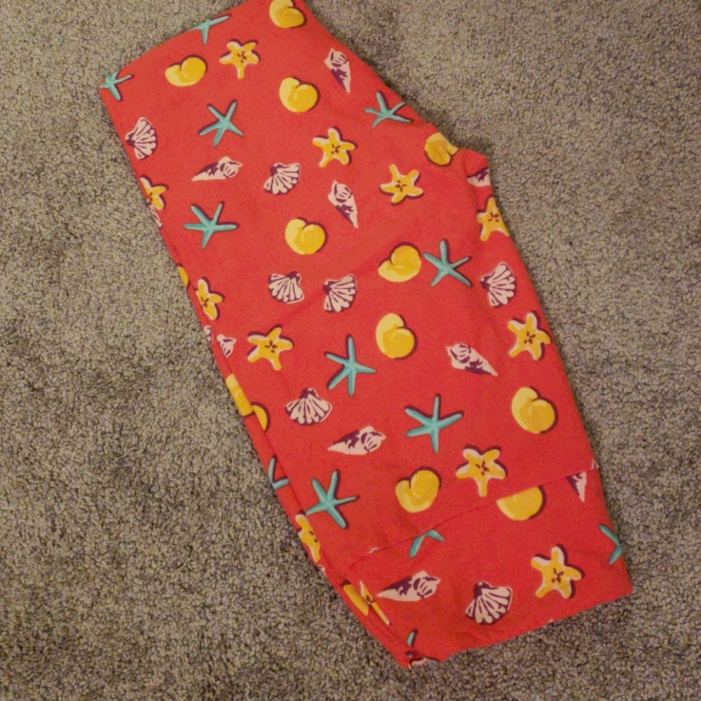 Lularoe OS Leggings Seashell Design